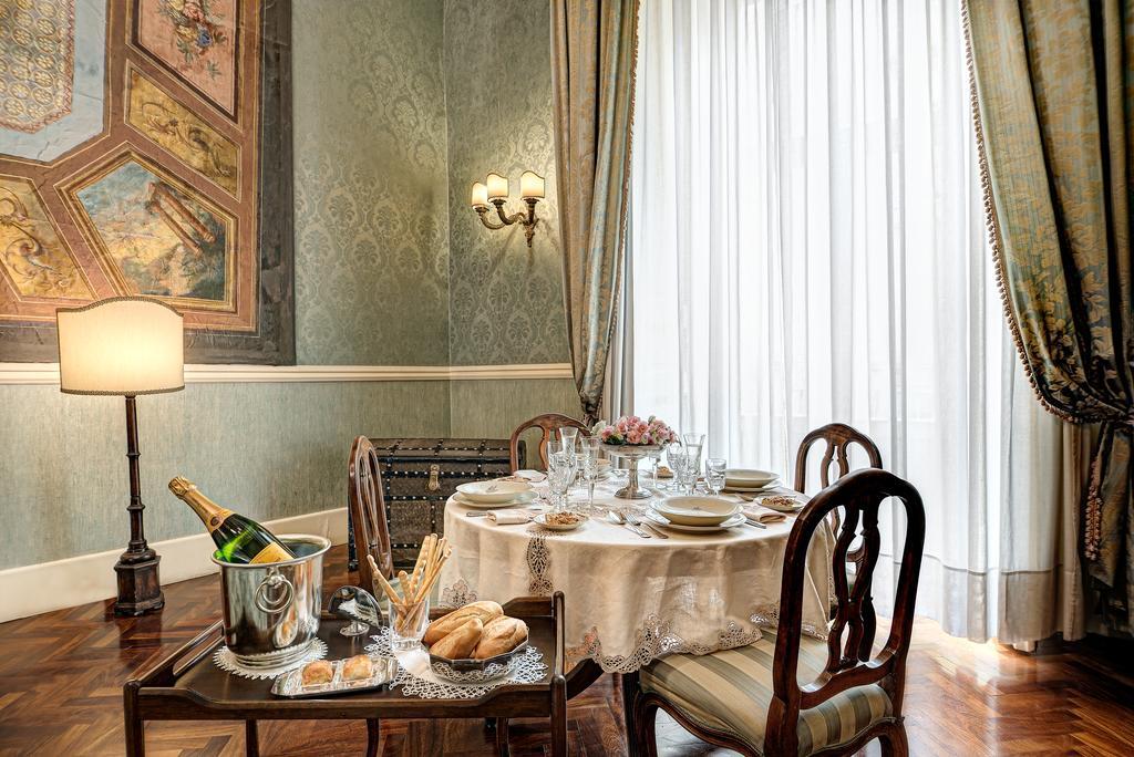 Arthouse Lady Marys Tribunali Luxury Suite เนเปิลส์ ภายนอก รูปภาพ