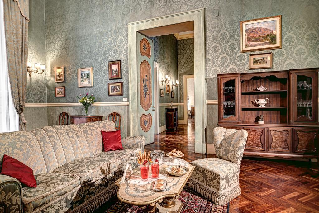 Arthouse Lady Marys Tribunali Luxury Suite เนเปิลส์ ภายนอก รูปภาพ
